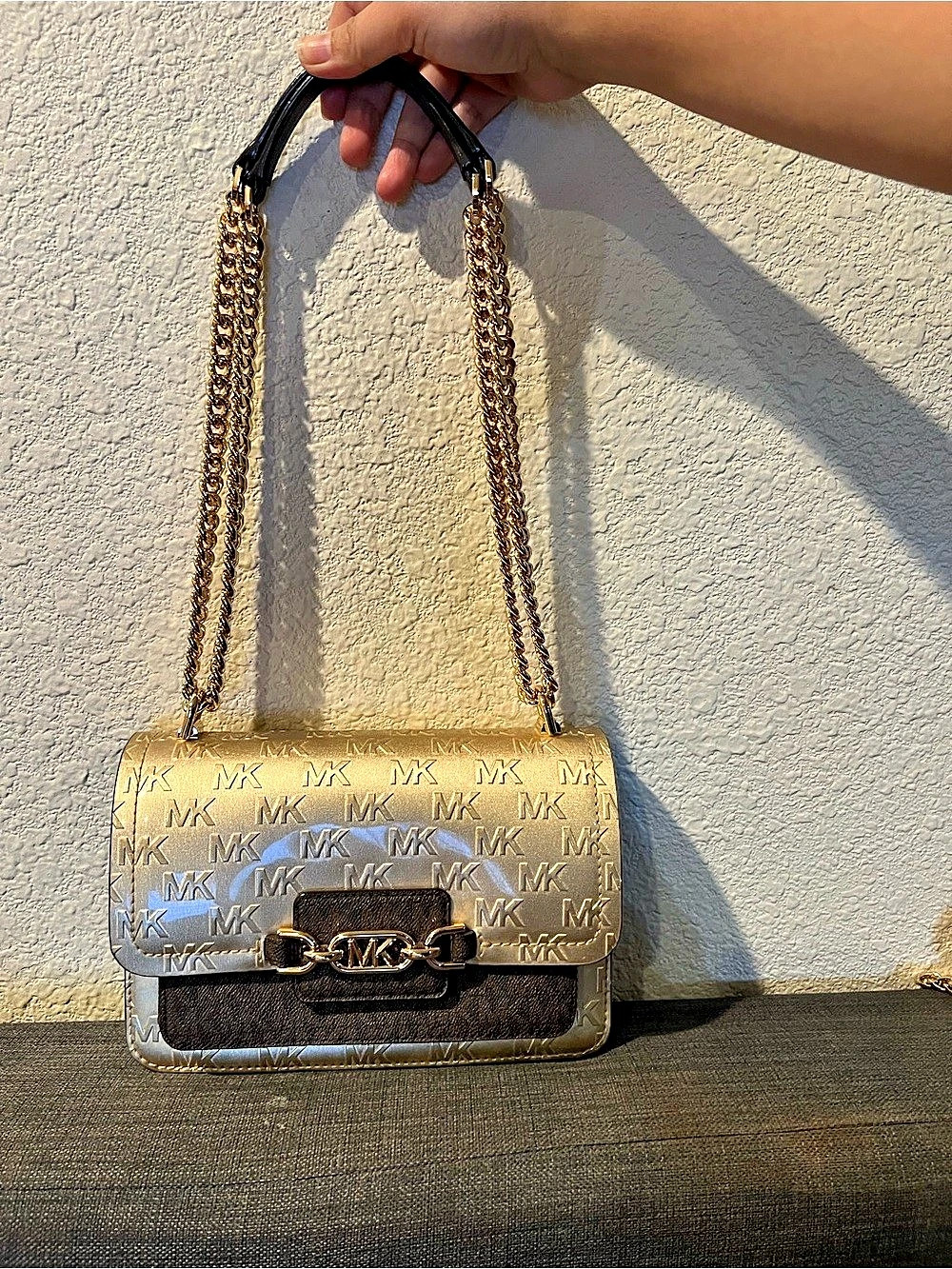 Michael Kors Empire Medium Metallic Chain-Link Pochette Gold & Brown
